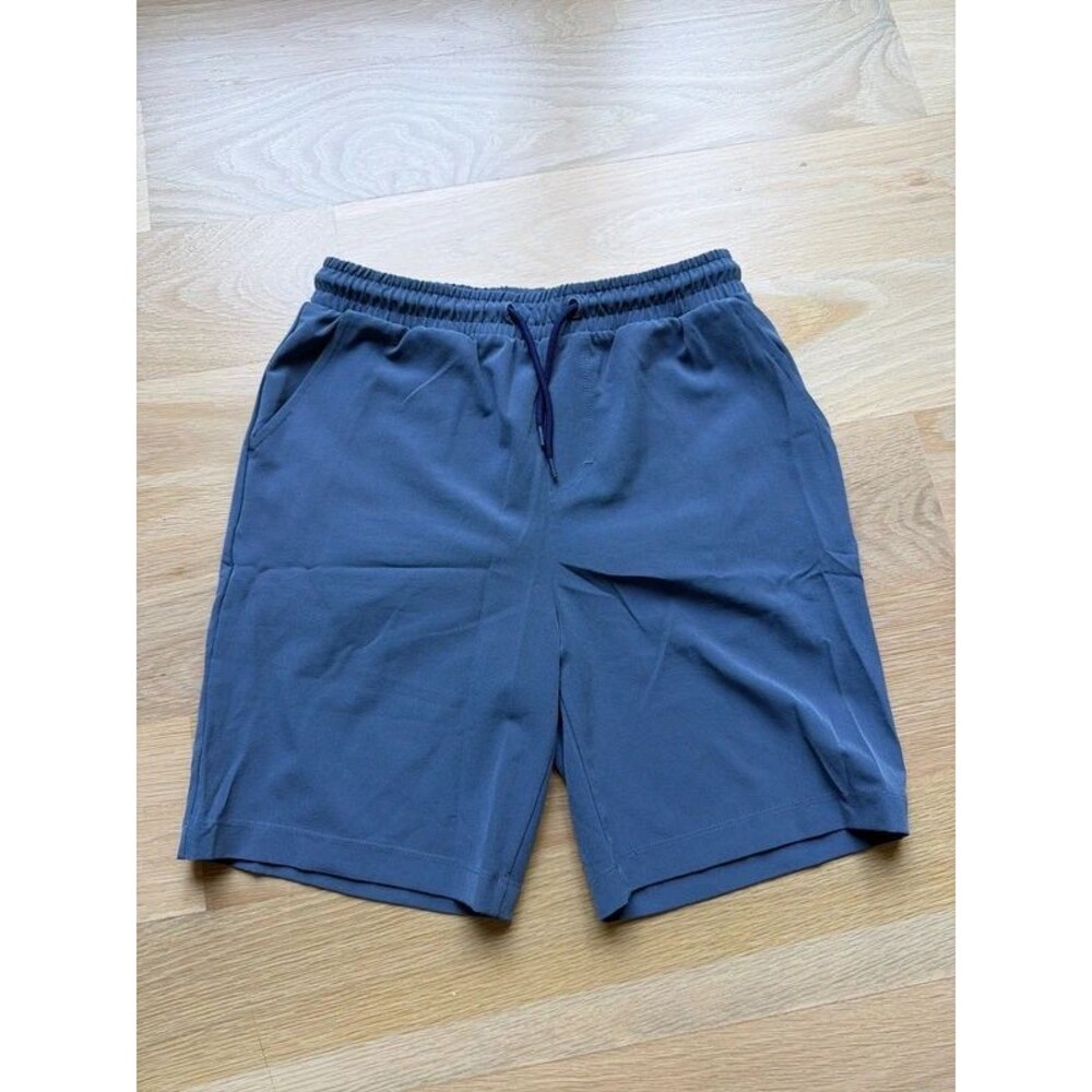 Vineyard Vines boys drawstring performance shirts size 16 blue